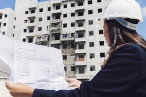 El análisis del plazo y costo en proyectos de construcción